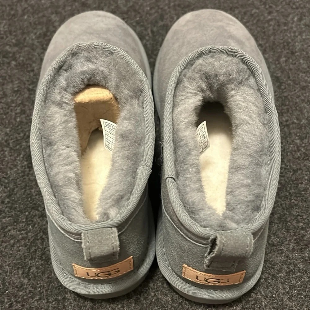 Uggs - Picture 2 of 5